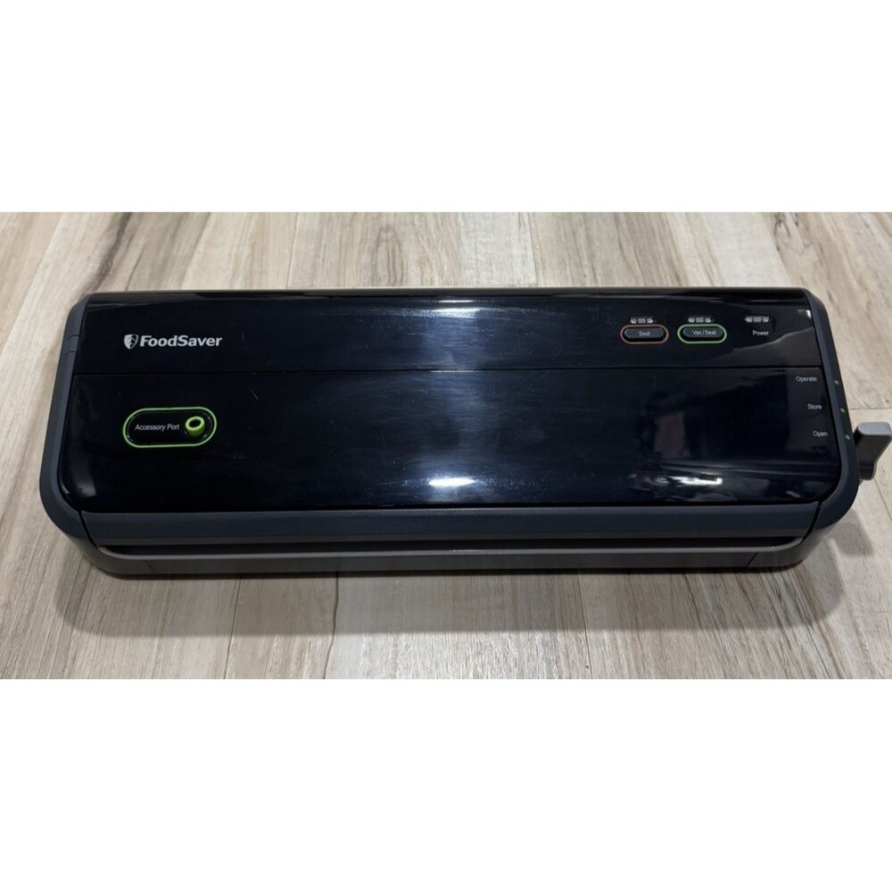 FoodSaver Vacuum Sealer Machine FM2000-015 Black TESTED WORKS